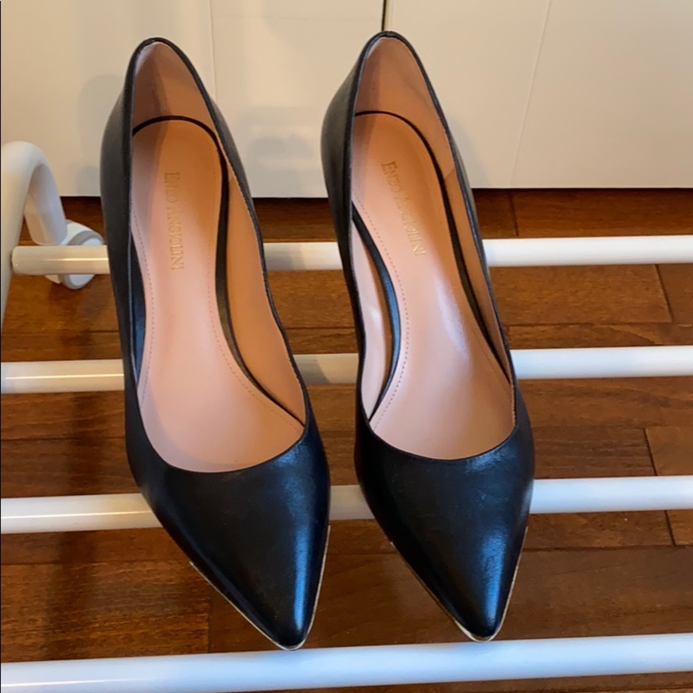 Black kitten heel pumps